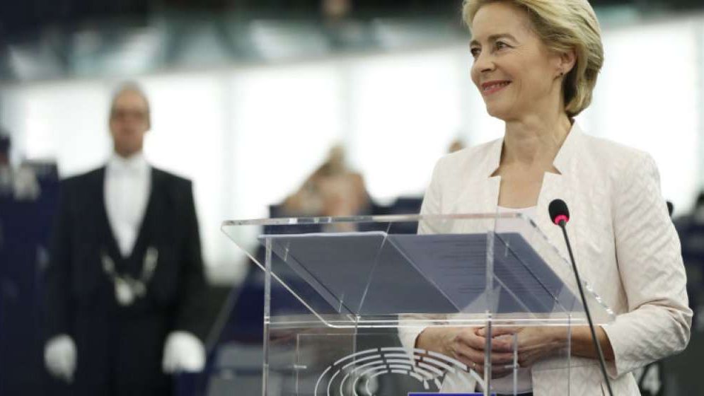 Planul Ursulei von der Leyen pentru reglementarea Inteligenței Artificiale: Omul să aibă ultimul cuvânt