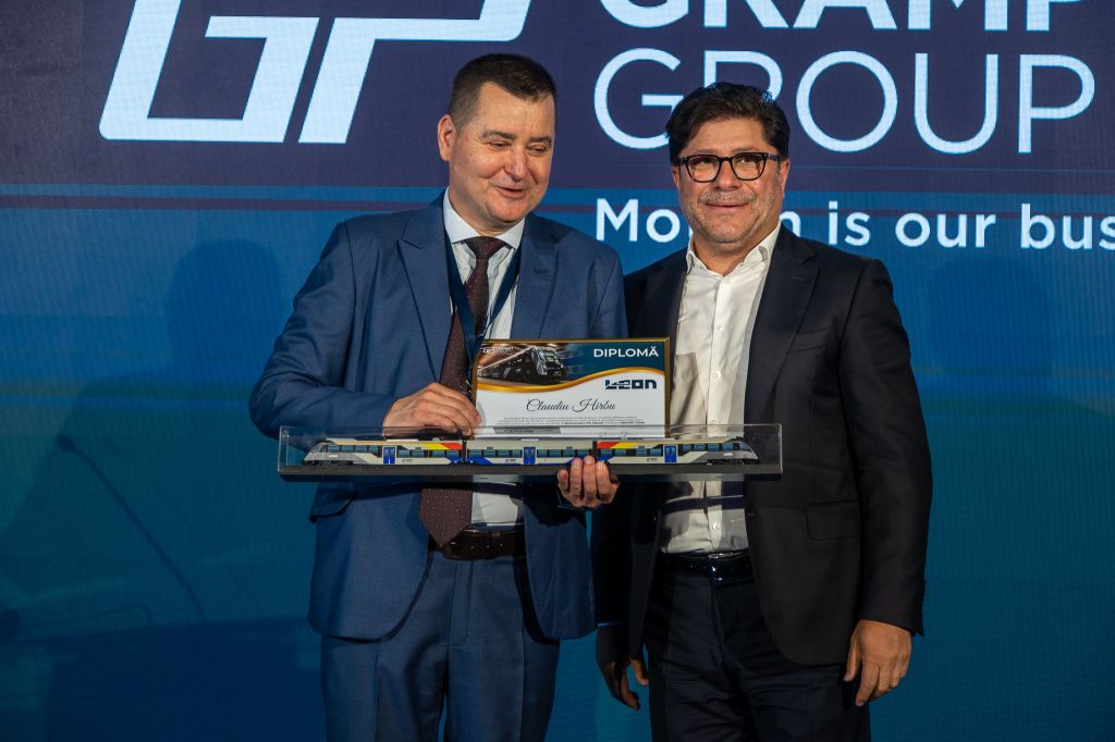 GALERIE FOTO | Cum arată trenul 100% românesc, primul automotor produs în România după 80 de an - Imagine 6