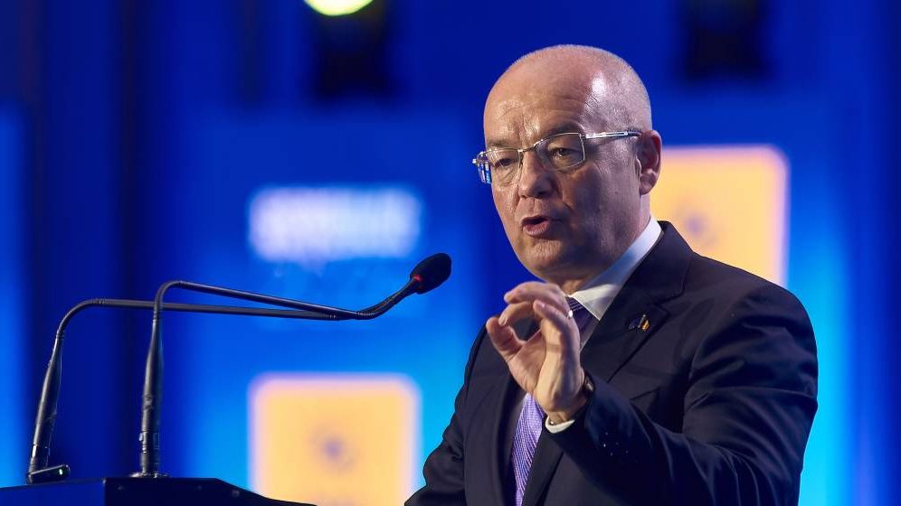 Emil Boc jubilează după victoria lui Nicușor Dan, dar trage și un semnal de alarmă: România este a noastră, a tuturor!