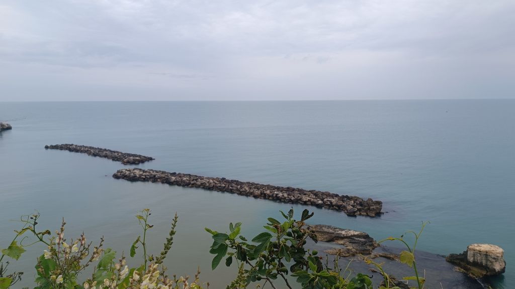 GALERIE FOTO: Vieste, orașul italian pitoresc cu străduțe ca-n filme, în care picioarele te poar - Imagine 10