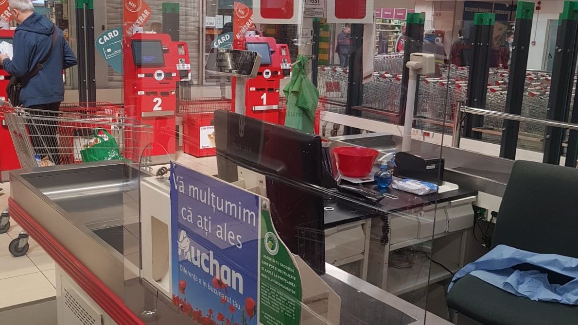 Coronavirus | Magazinele Auchan rămân deschise în programul normal. Au fost suplimentate măsurile de protecție