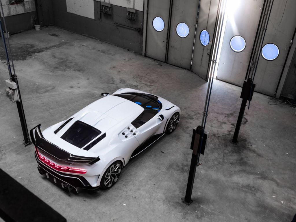 Bugatti Centodieci - Imagine 2