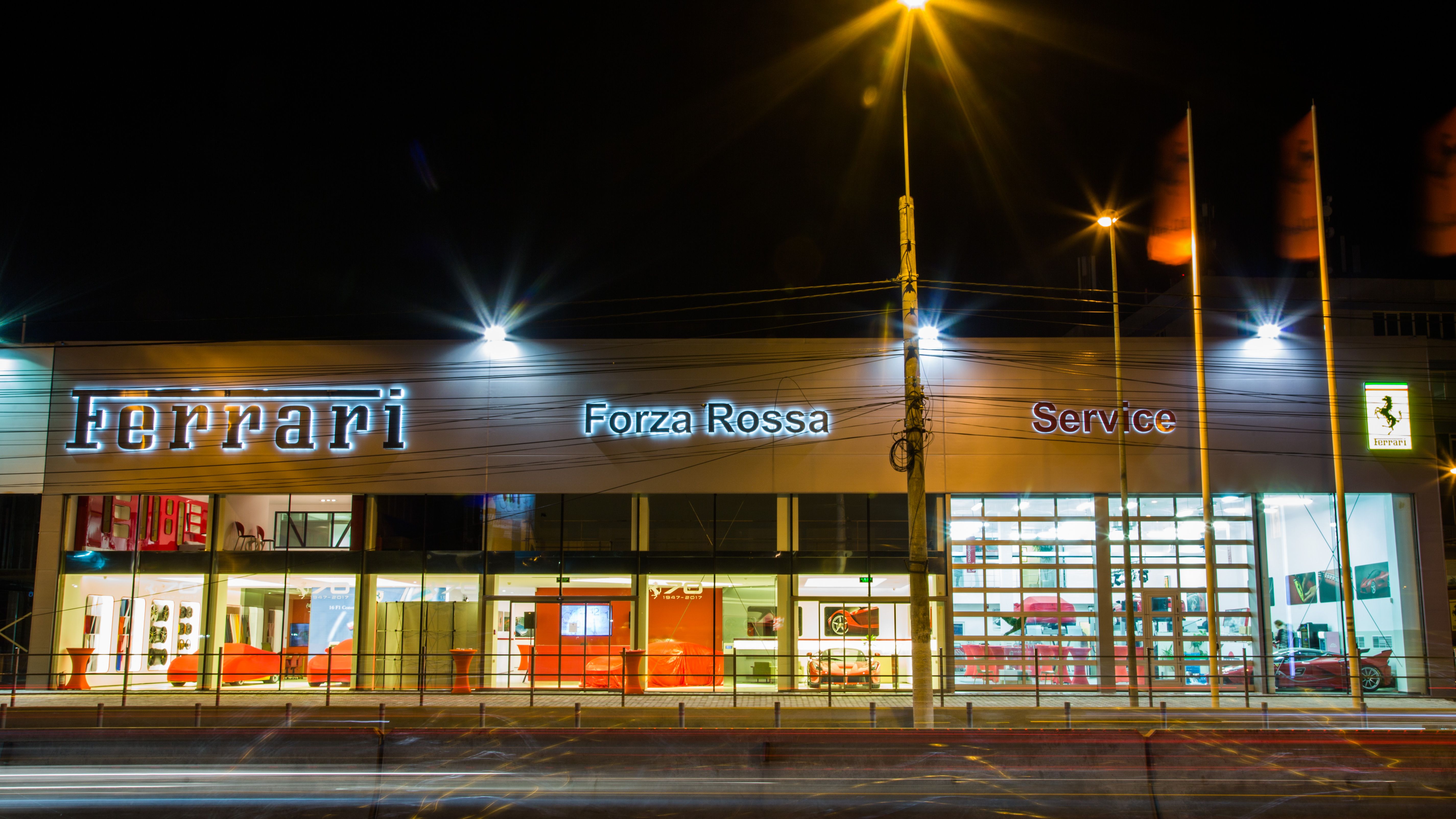 Forza Rossa a redeschis showroom-ul pentru brandul Ferrari din Otopeni