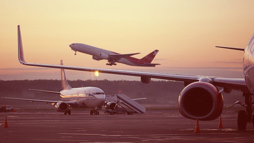 Ce zboruri au fost anulate astăzi pe Aeroportul Otopeni din cauza conflictului din Orientul Mijlociu