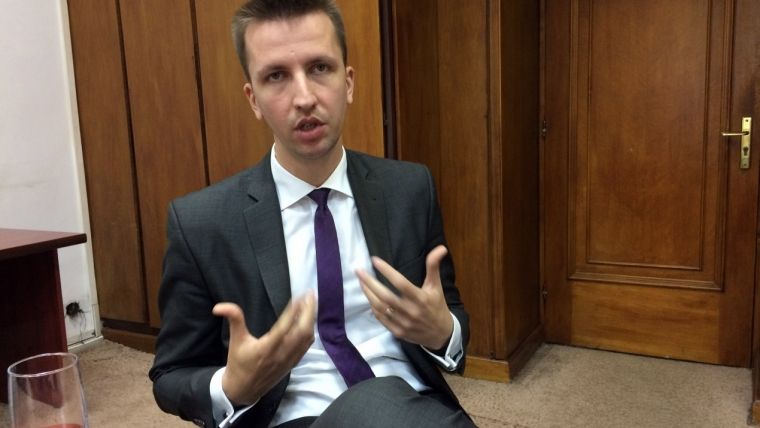 Fost ministru ataca: "Sa speram ca la urmatorul vot Parlamentar nu se vor folosi bilele din buzunar