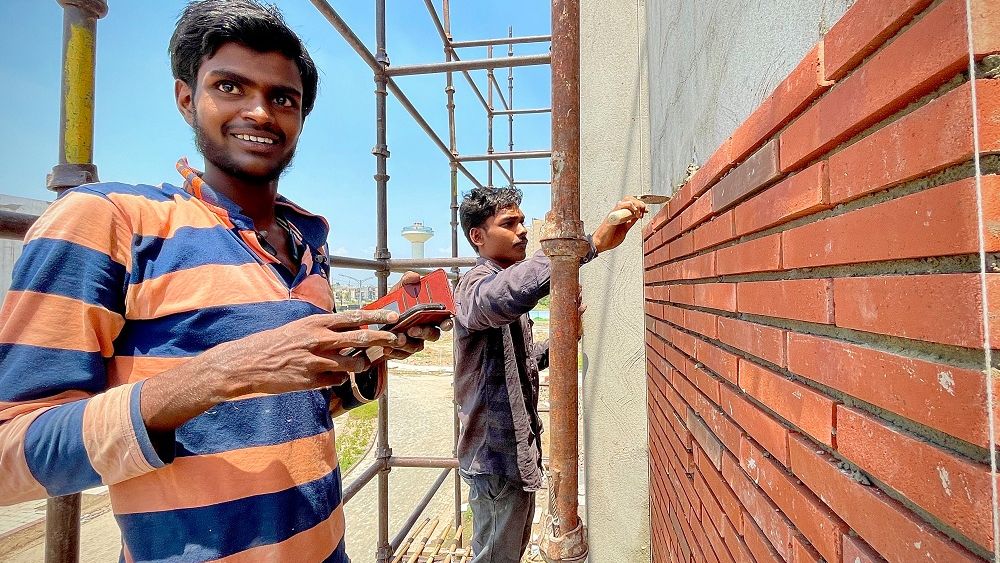 Câți angajați străini lucrează în România și cât de bine sunt integrați. Tabloul complet al importului de forță de muncă