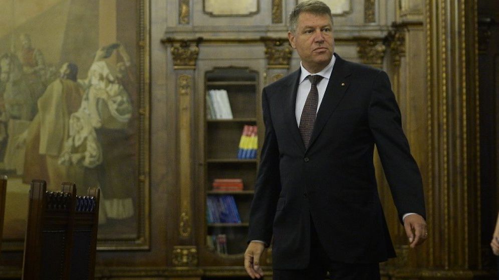 Klaus Iohannis ataca la CCR legea prin care Monitorul Oficial trece de la Guvern la Camera Deputatilor