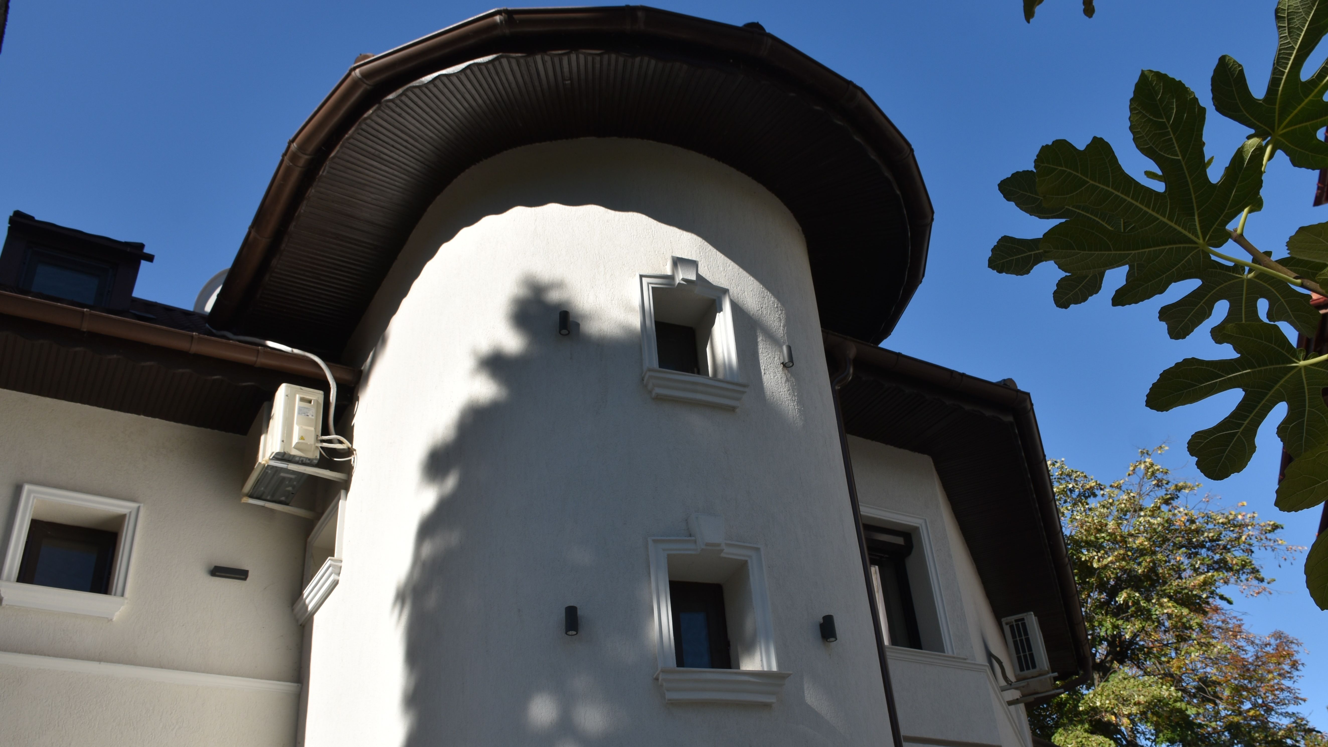 GALERIE FOTO | Vila celei care a fost Miss România în 1931, la vânzare pentru 1,2 mil. euro