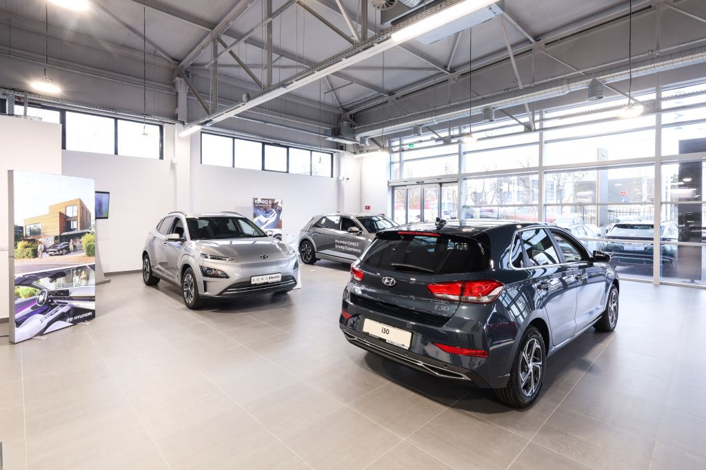 GALERIE FOTO: Cum arată noul showroom Țiriac Auto din București - Imagine 6