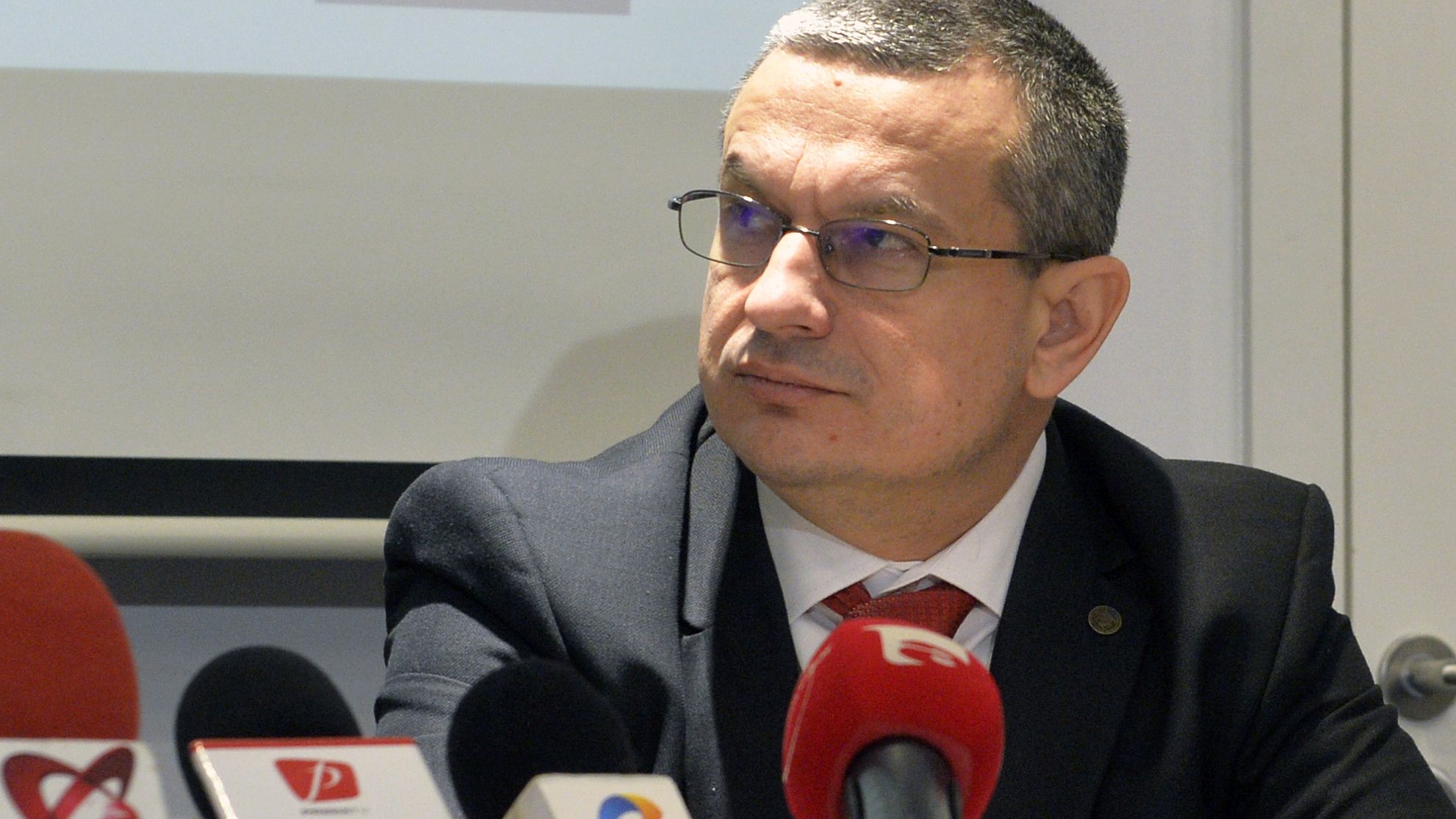 Presedintele CNCD: Formatorii de opinie, politicieni sau jurnalisti, ar trebui sa se retraga din viata publica cand fac declaratii discriminatorii