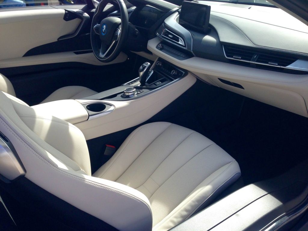 BMW i3 si i8 - Imagine 8