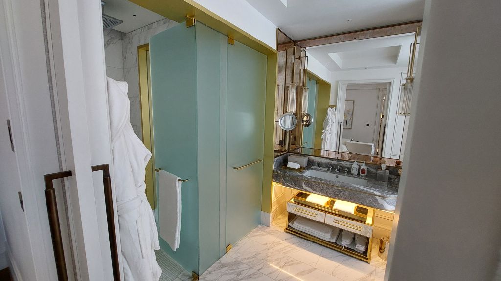 În București ca la Monaco. Cum arată cel mai nou hotel de lux din Capitală, care aduce în premi - Imagine 53