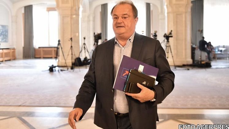 Boc, Videanu si Ariton, citati ca martori la DNA Ploiesti, pentru a fi audiati in dosarul lui Vasile Blaga