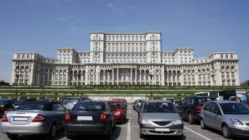 Amenzi de 35.000 de lei pentru „parcagiii” din Capitală care încasau ilegal taxa de parcare