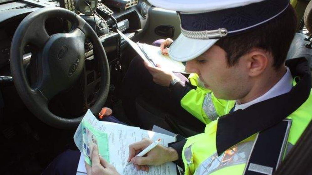 Politisti si instructori auto din Giurgiu, audiati la DNA pentru obtinere de permise in mod fraudulos