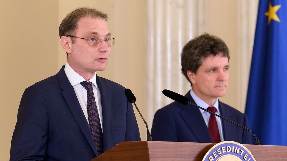 Luca Niculescu încearcă să formeze Guvernul, dar PSD pune condiții, iar PNL refuză să guverneze alături de social-democrați
