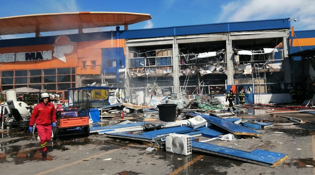 Incendiu Dedeman Botoșani - Imagine 2