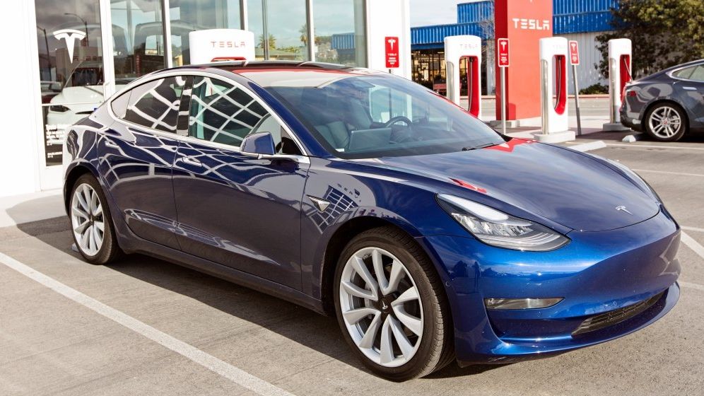 Tesla Model 3, câștigător pe piața mașinilor second-hand