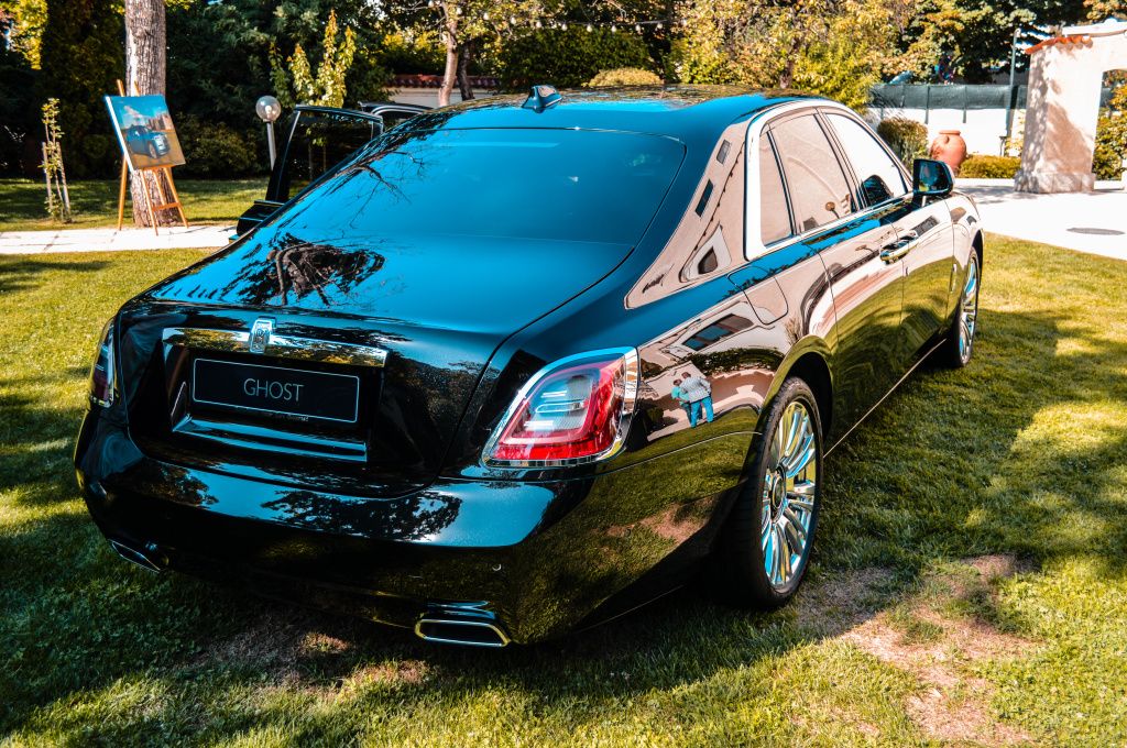 GALERIE FOTO | Rolls-Royce deschide un showroom în București - Imagine 15
