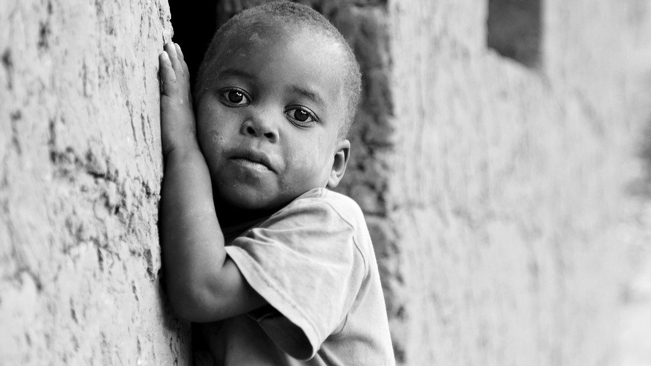 OMS: Populațiile sărace vor fi ”călcate în picioare” în goana după vaccinuri