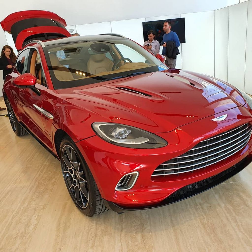 Aston Martin DBX - Imagine 2