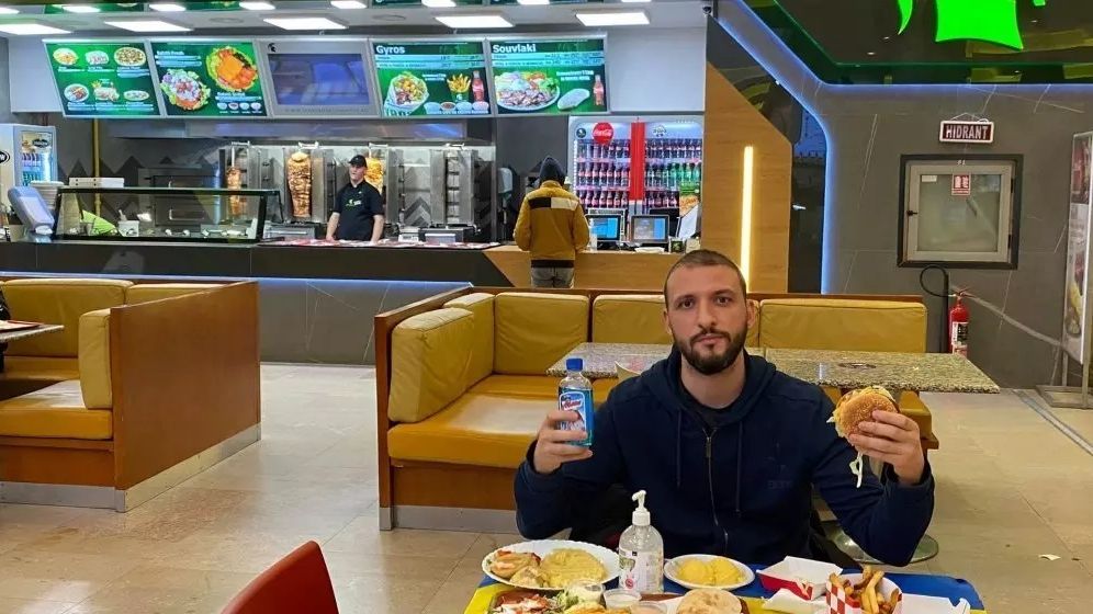 Ștefan Mandachi vrea să construiască câte o bibliotecă în fiecare județ: Dacă unii și alții ar fi stat mai mult prin biblioteci, am fi avut și noi autostrăzi