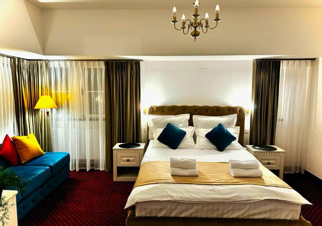 FOTO | Vila Șipot, casa în care s-a "žnăscut" Castelul Peleș, reintră în circuitul turistic - Imagine 1