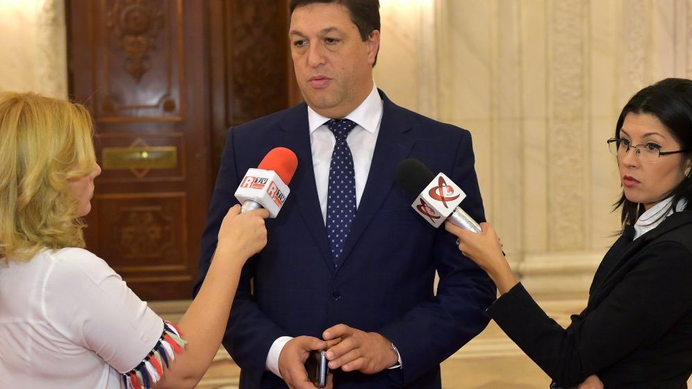 Serban Nicolae, urari "de bine" pentru Opozitie: Sa aveti o persoana de sex feminin in familie care sa fie lovita precum jandarmerita