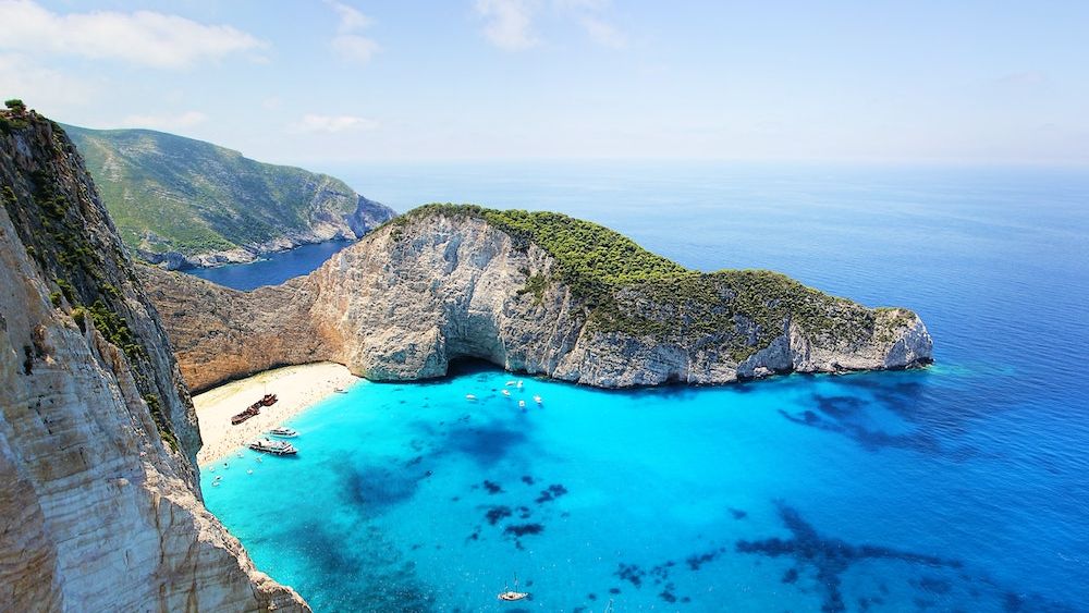 FOTO | Românii le iubesc: Top 10 cele mai frumoase insule din Grecia. Unde poți avea paradisul elen la picioarele tale