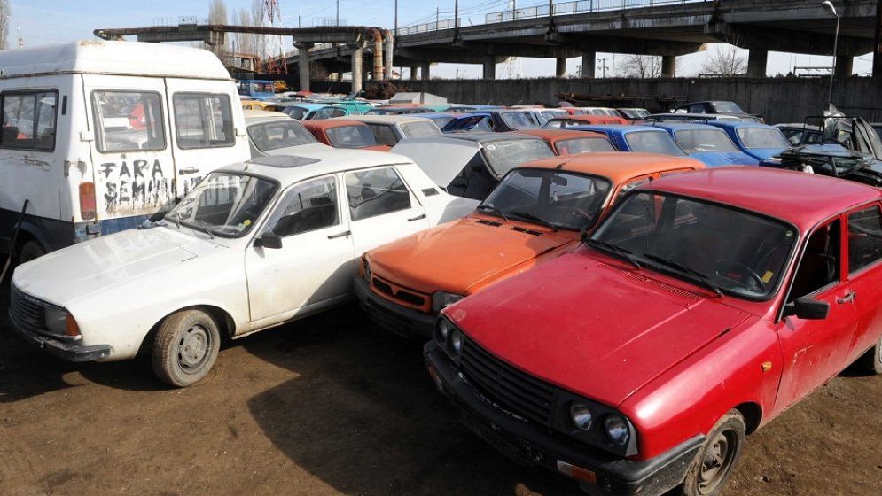 Care este orașul unde aproape 130 de mașini ridicate de pe străzi vor fi vândute la licitație. Cât costă automobilele