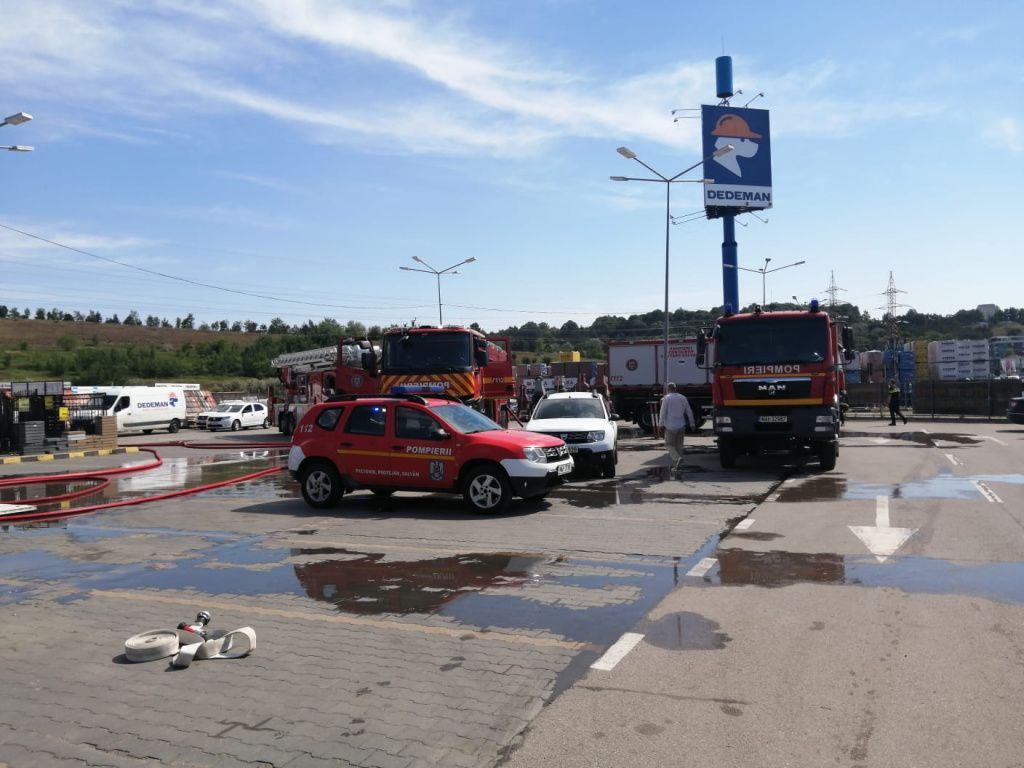 Incendiu Dedeman Botoșani - Imagine 4