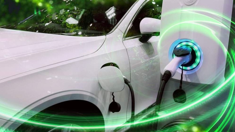 55% dintre consumatorii europeni și 100% dintre managerii de flote intenționează să cumpere vehicule electrice în următorii 2 ani