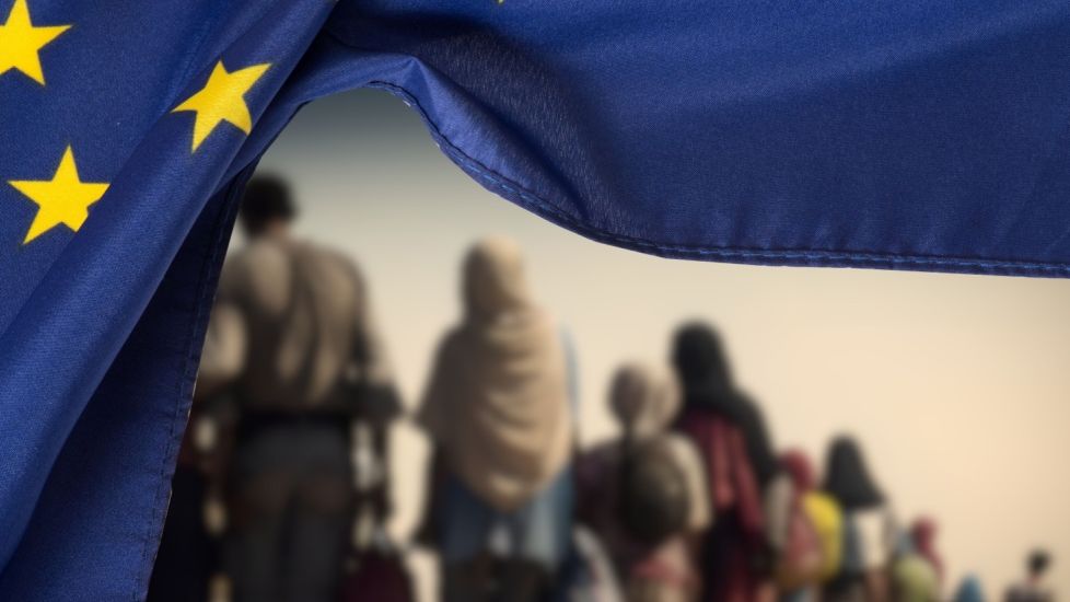 Epoca Merkel se închie oficial: Comisia Europeană va propune o nouă legislație pentru a încuraja expulzările de migranți ilegali