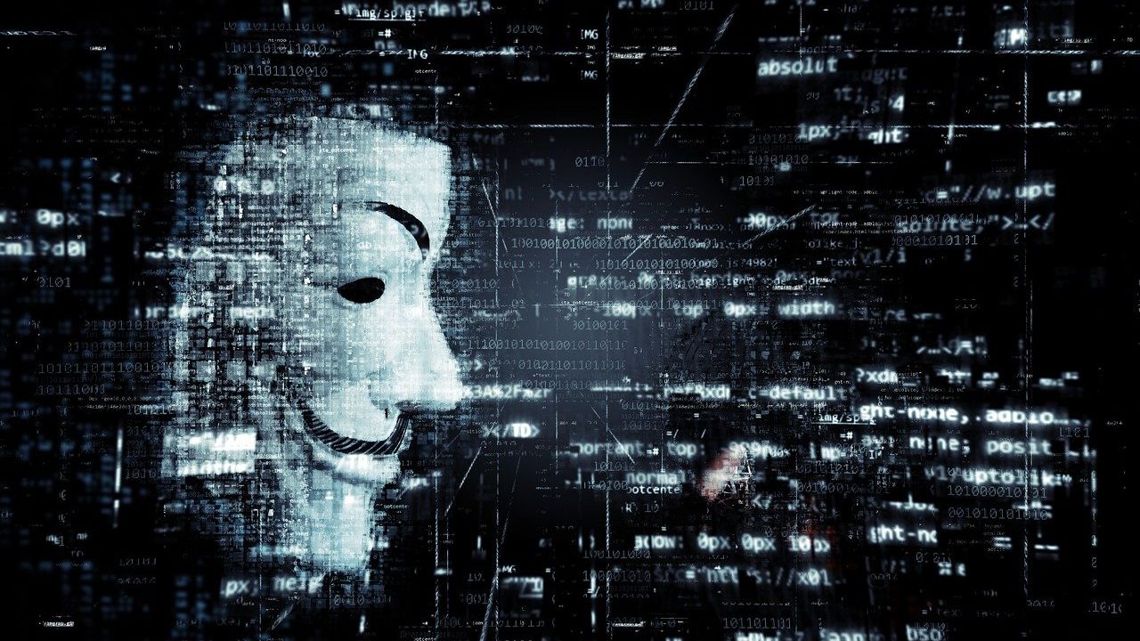 Război în Ucraina: Hackerii Anonymous declară război cibernetic Rusiei