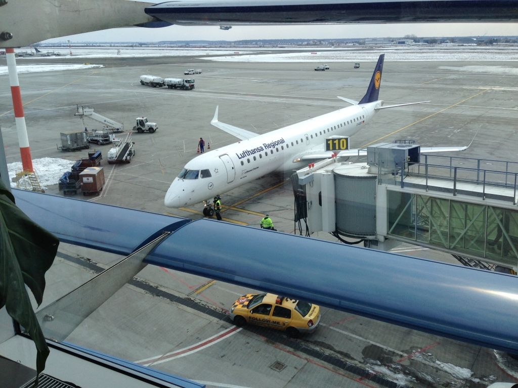 Salon Business Aeroportul Henri Coanda - Imagine 16