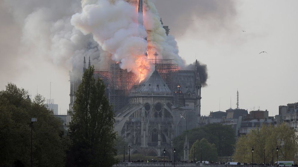 Donatii de 750 de milioane de euro pentru reconstructia Catedralei Notre-Dame din Paris