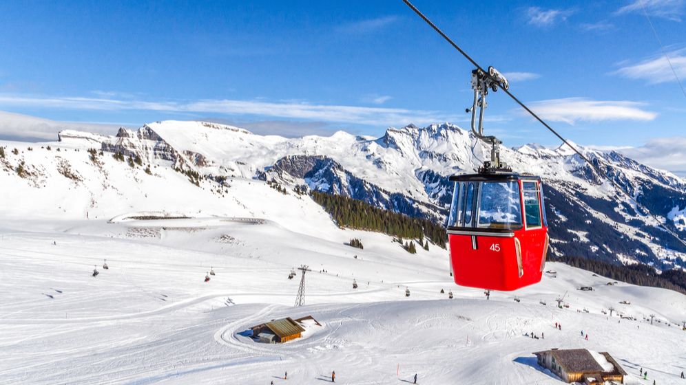 Tarifele pe Valea Prahovei au scăzut cu 40% după ce românii și-au terminat vacanțele de sărbători