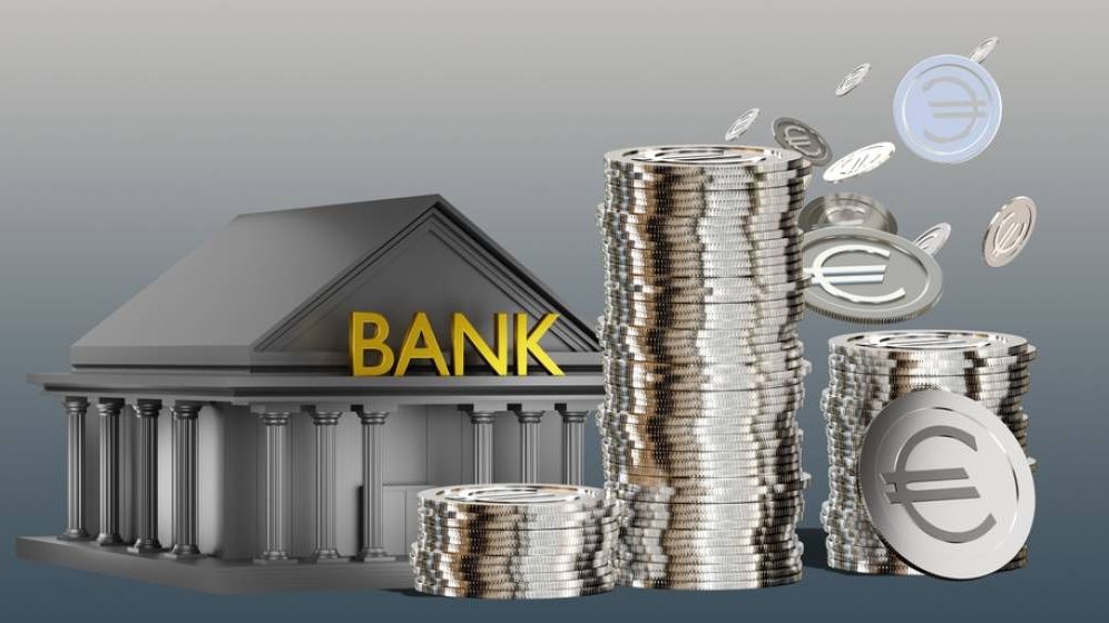 Credit Europe Bank, populară pentru că emite Card Avantaj, își schimbă numele