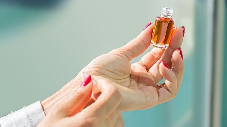 De ce Gen Z adoptă parfumurile arăbești ca statement de identitate