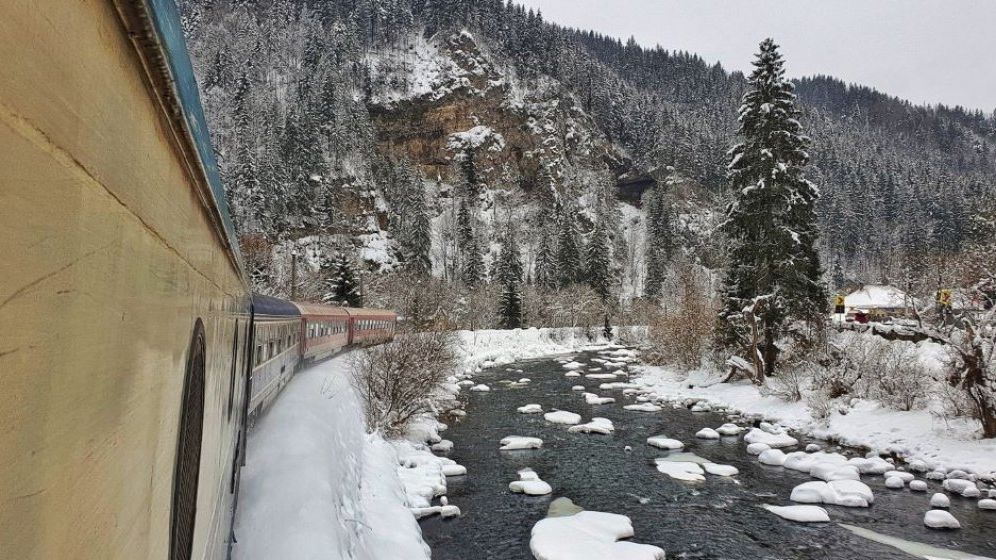 Cum circulă trenurile în județele afectate de viscol