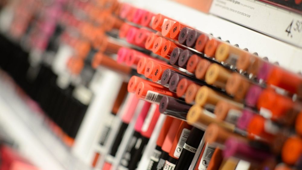 Douglas anunță pierderi de 124,6 milioane de euro. România între țările care ar putea salva încasările retailerului de beauty