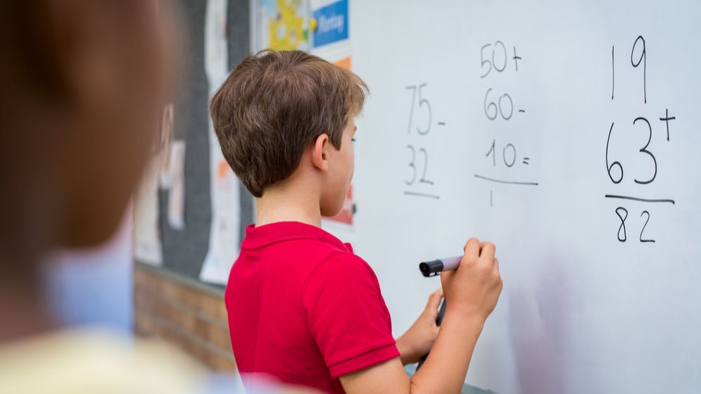Elevii ucraineni își uimesc profesorii francezi și italieni cu abilitățile lor la matematică