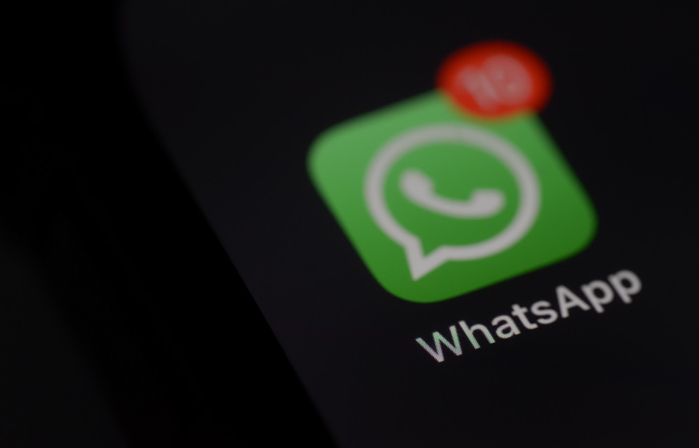 Ștergerea unui mesaj pe WhatsApp poate costa compania milioane de euro. Ce verifică inspectorii de la Consiliul Concurenței