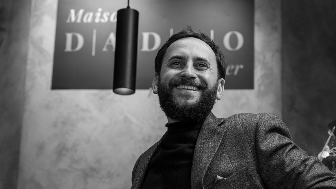 Interviu cu cel care a schimbat viziunea evenimentelor: „Luxul nu înseamnă branduri, ci educație”