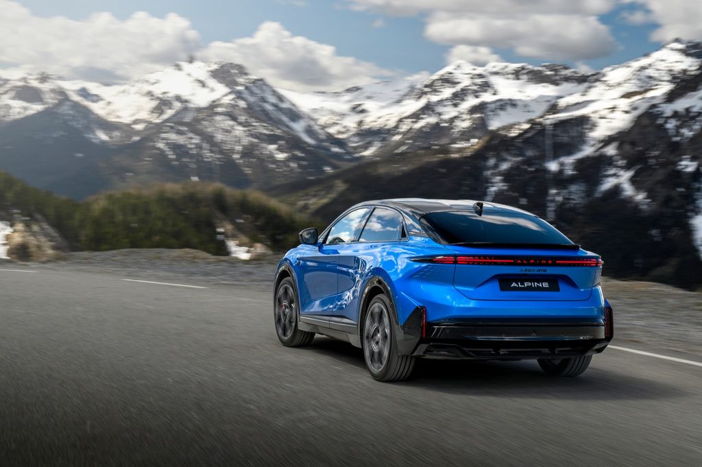 [FOTO] Alpine prezintă un crossover electric de aproape 80.000 de euro, rival pentru Porsche - Imagine 7
