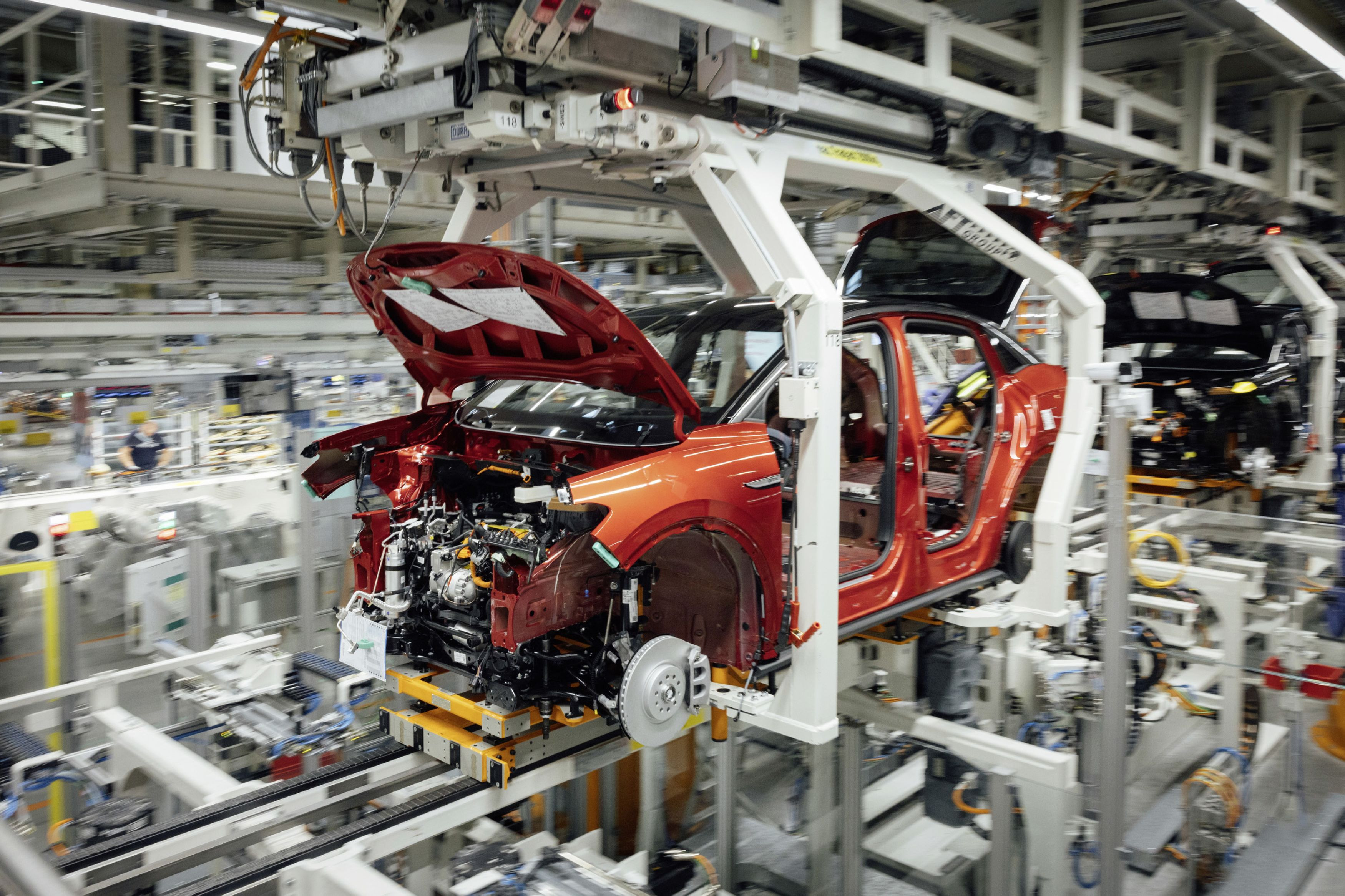 Semnal de alarmă în Germania: Numărul angajaților din industria auto, la cel mai mic nivel din ultimii 20 de ani