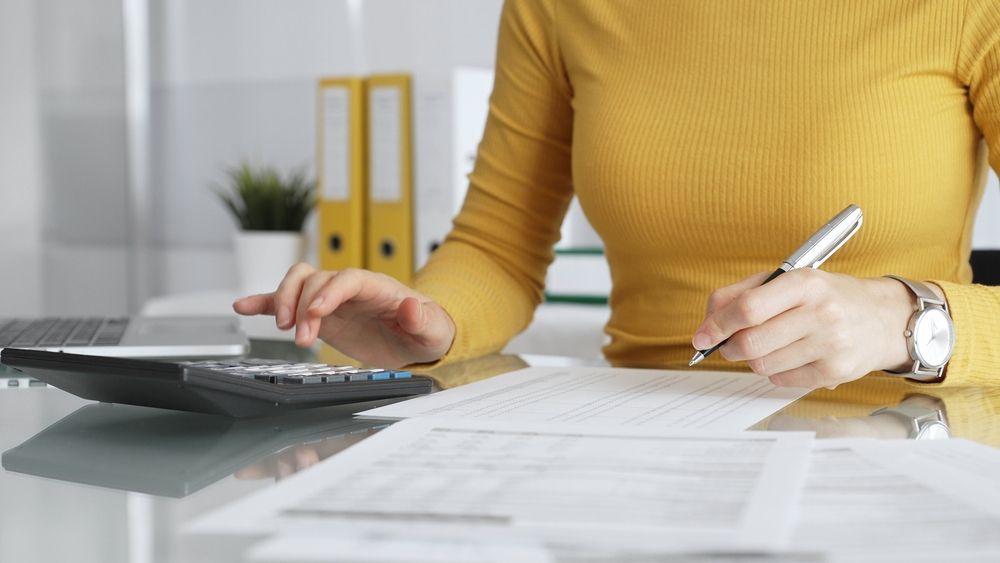 Bugetul lunar personal: cum ții evidența banilor, lună de lună