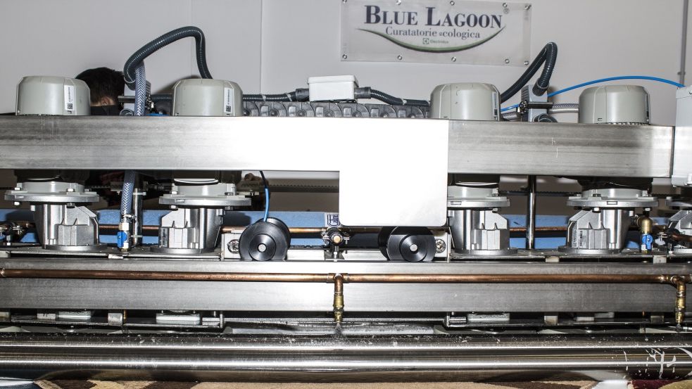 Investitie de jumatate de milion de euro in cel mai mare centru de procesare ecologica a hainelor din Sud-Estul Europei. Planurile Blue Lagoon Clean