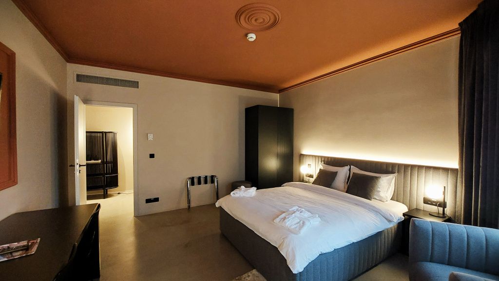 GALERIE FOTO | Cum arată apartamentele milionarei Anja Graf din centrul Capitalei - Imagine 63