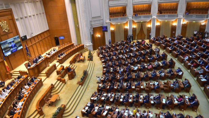 Motiunea de cenzura a trecut de Parlament. Guvernul Grindeanu a picat